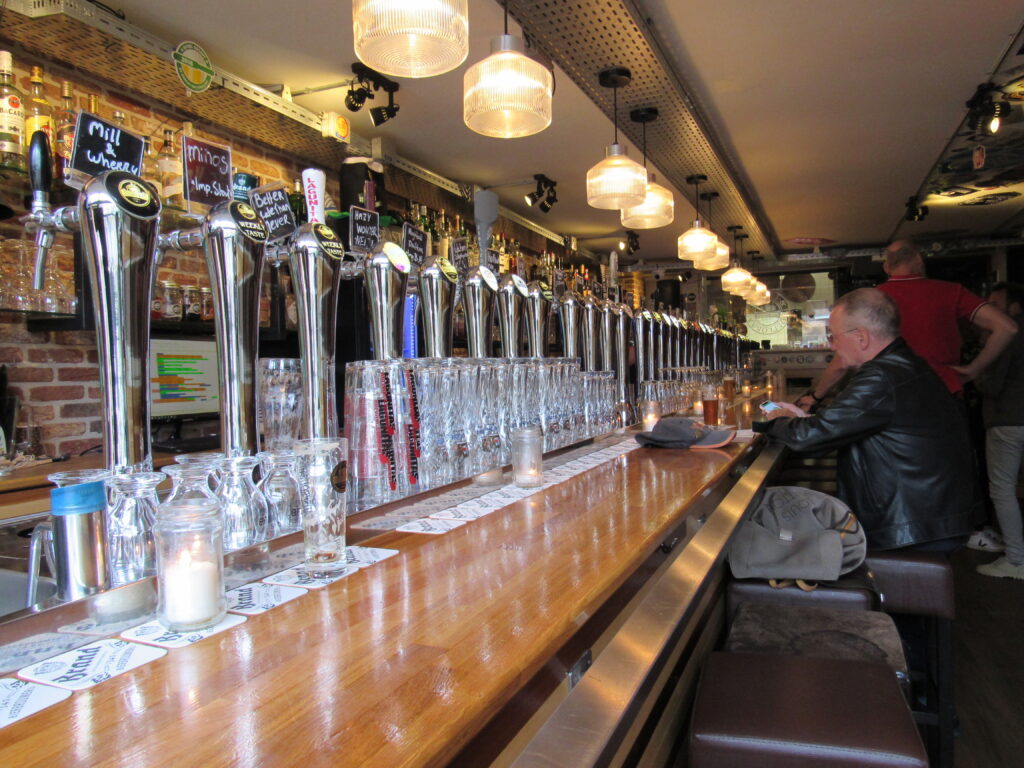 roof handles for pouring beer